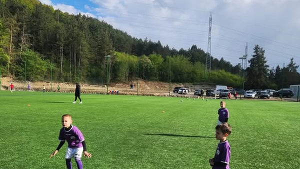 Mișcare în loc de ecrane: cum ajuți copilul să fie activ